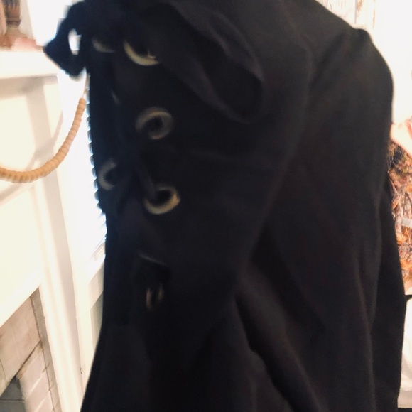 Black top - Picture 3 of 3